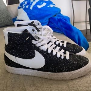 nike mid blazers